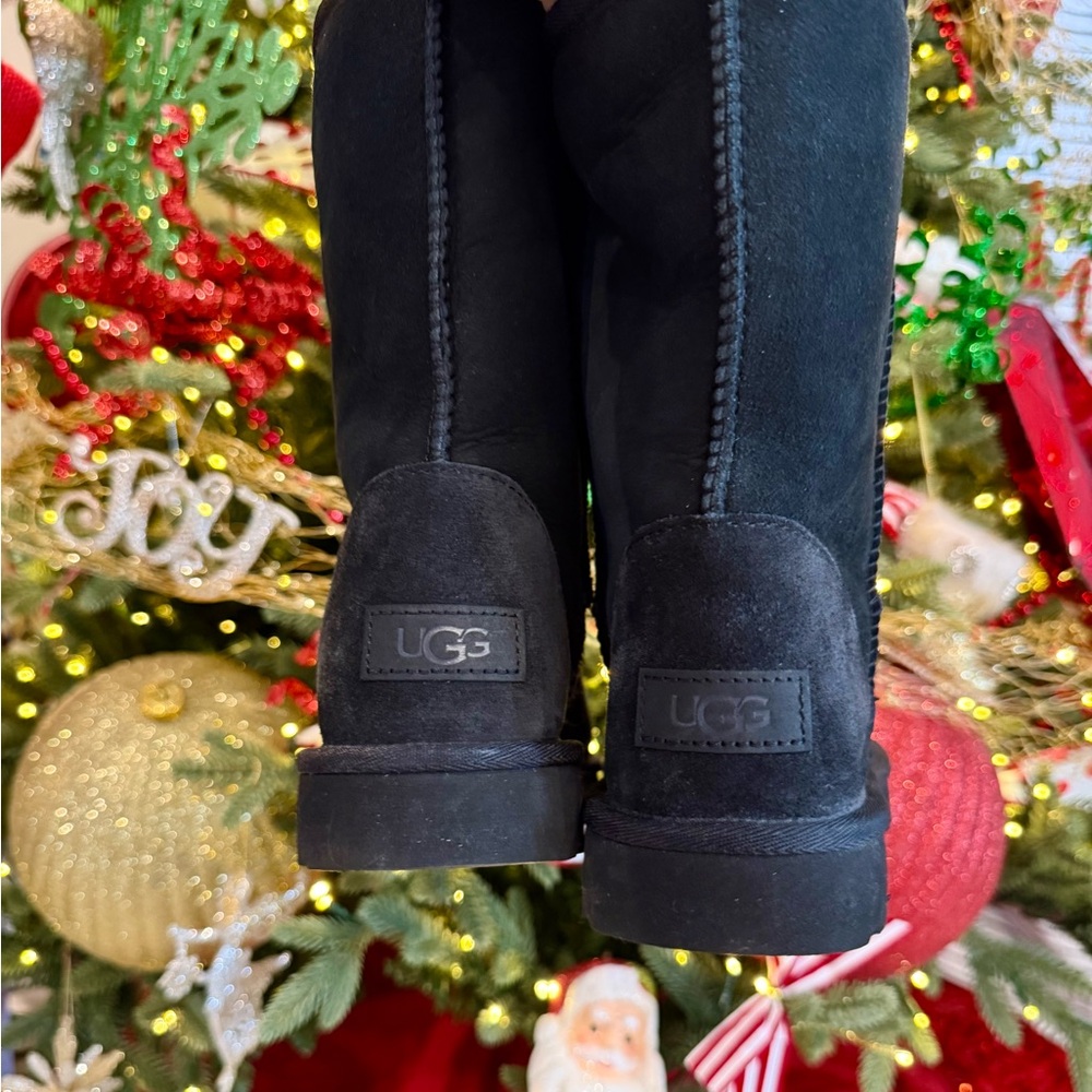 UGG Classic Black Suede Boots women’s size 8 NWOT - Picture 2 of 9